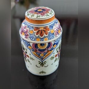 VTG D.P. Delft Pottery Hand Painted Floral Ceramic covered Tea Jar